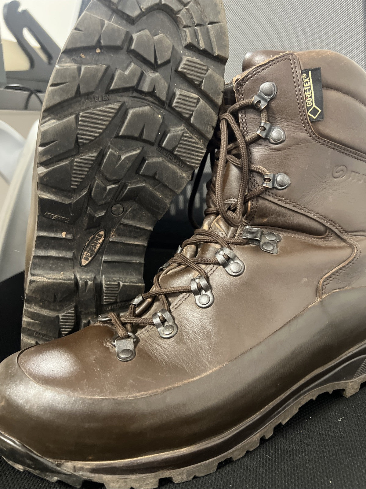 British Army Iturri Brown Leather Goretex Cold Wet Weather Combat Boots - UK 11M