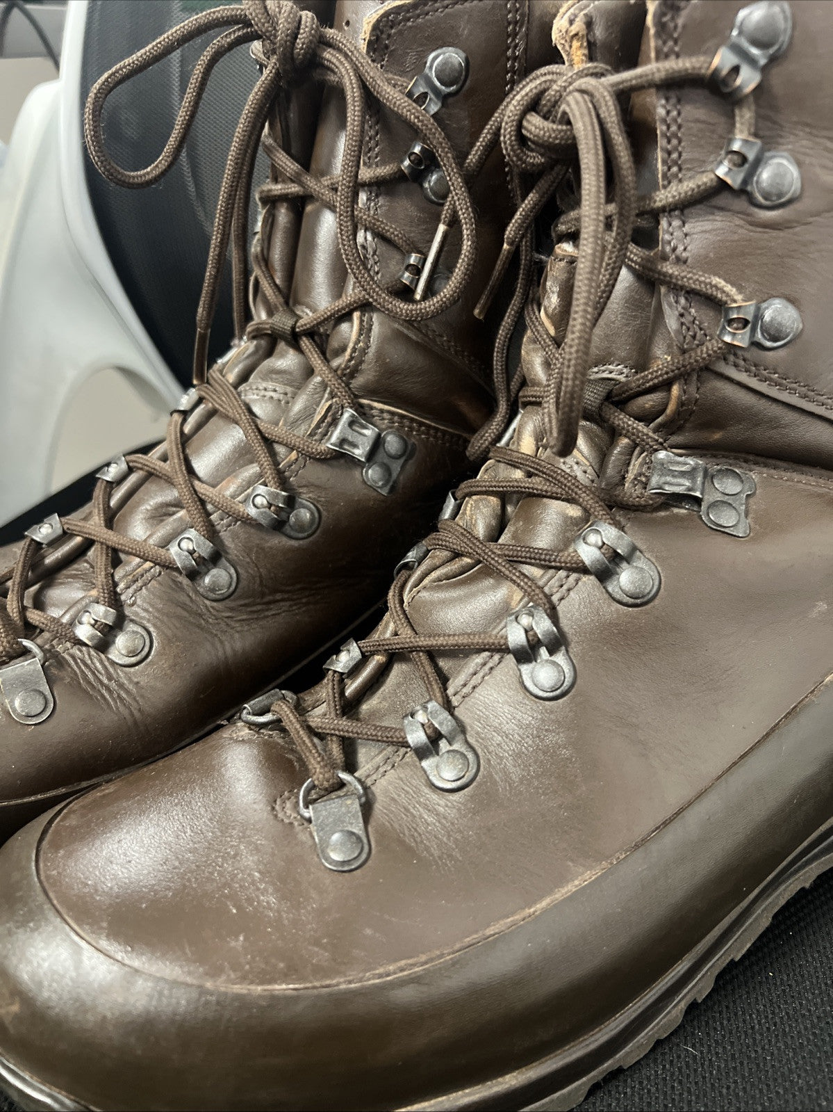 British Army Iturri Brown Leather Goretex Cold Wet Weather Combat Boots - UK 11M