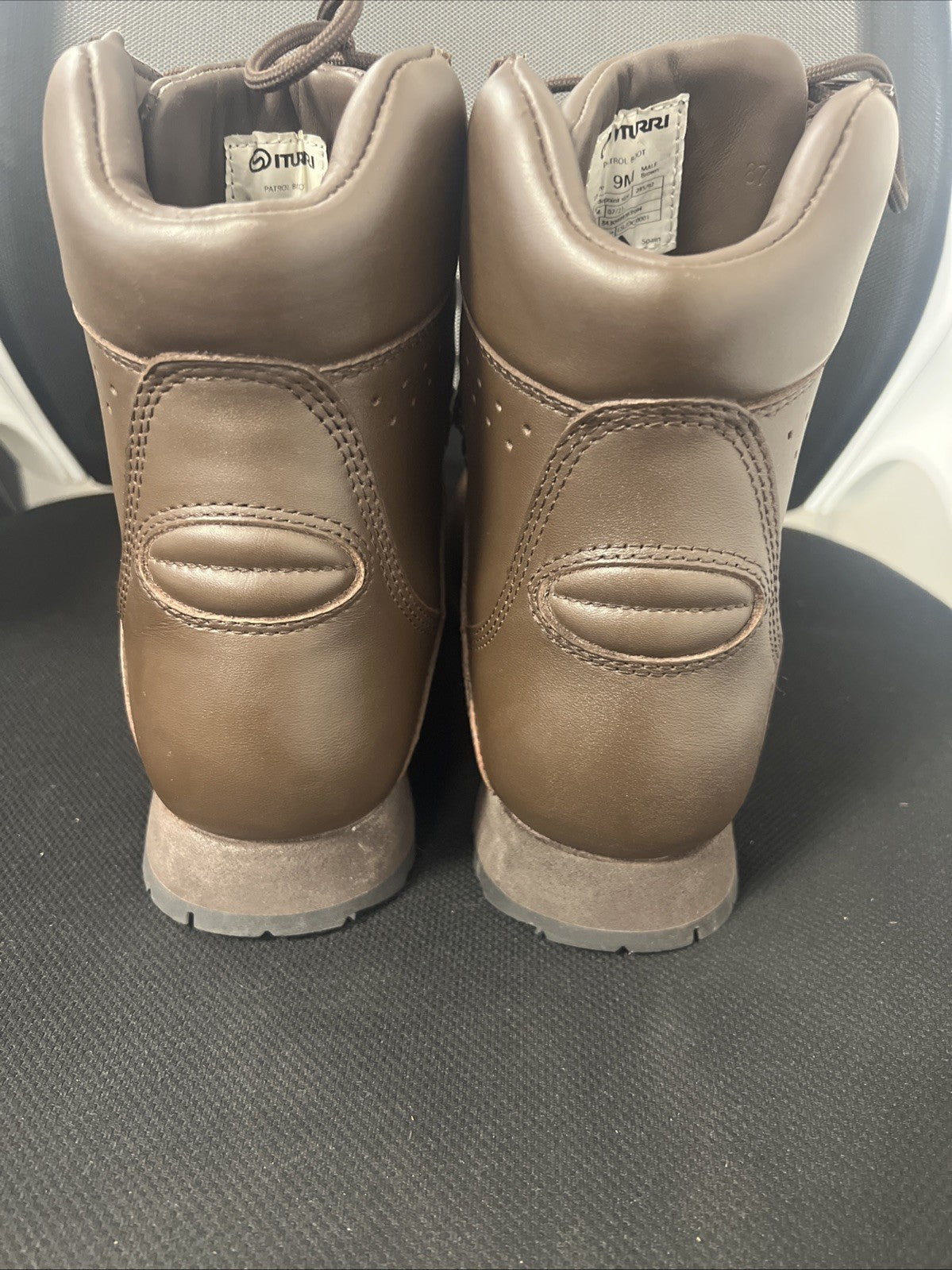 MENS  ITURRI PATROL BOOTS - 9 Medium , Brown Leather Combat, British Army Issue