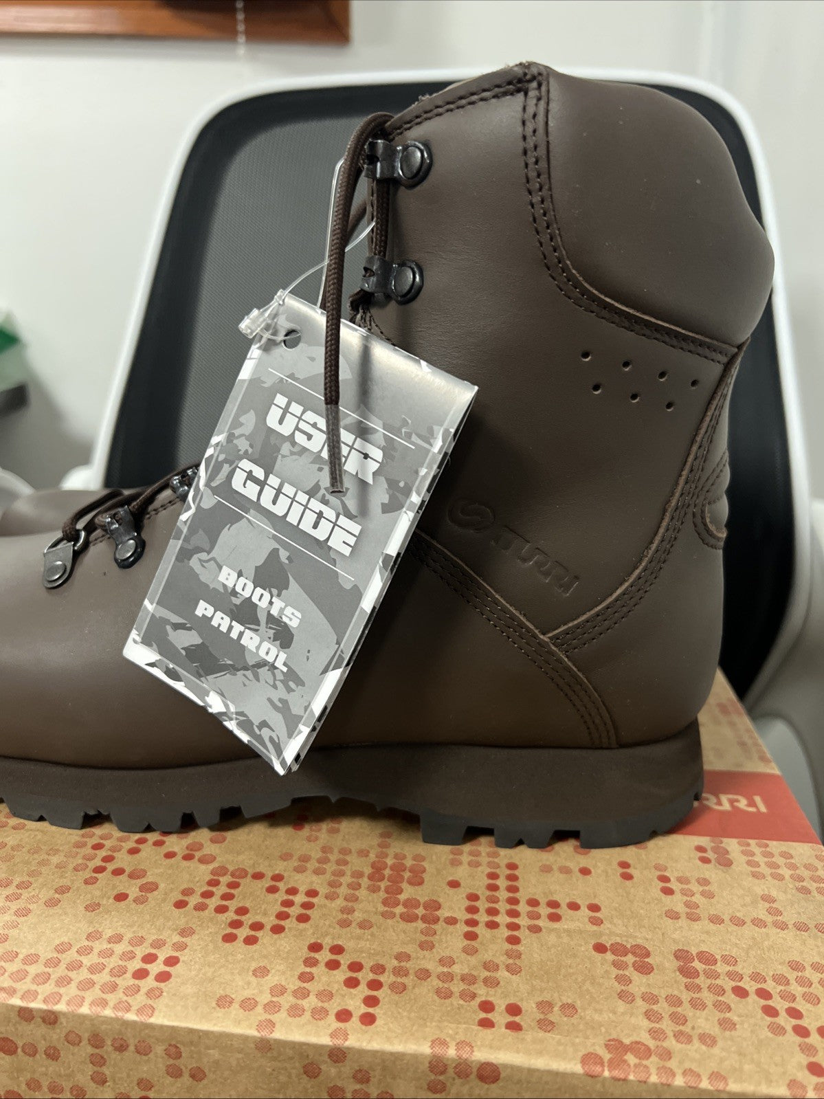 NEW | BRITISH ARMY MENS ITURRI PATROL BOOTS - 9M BROWN LEATHER COMBAT BOOTS
