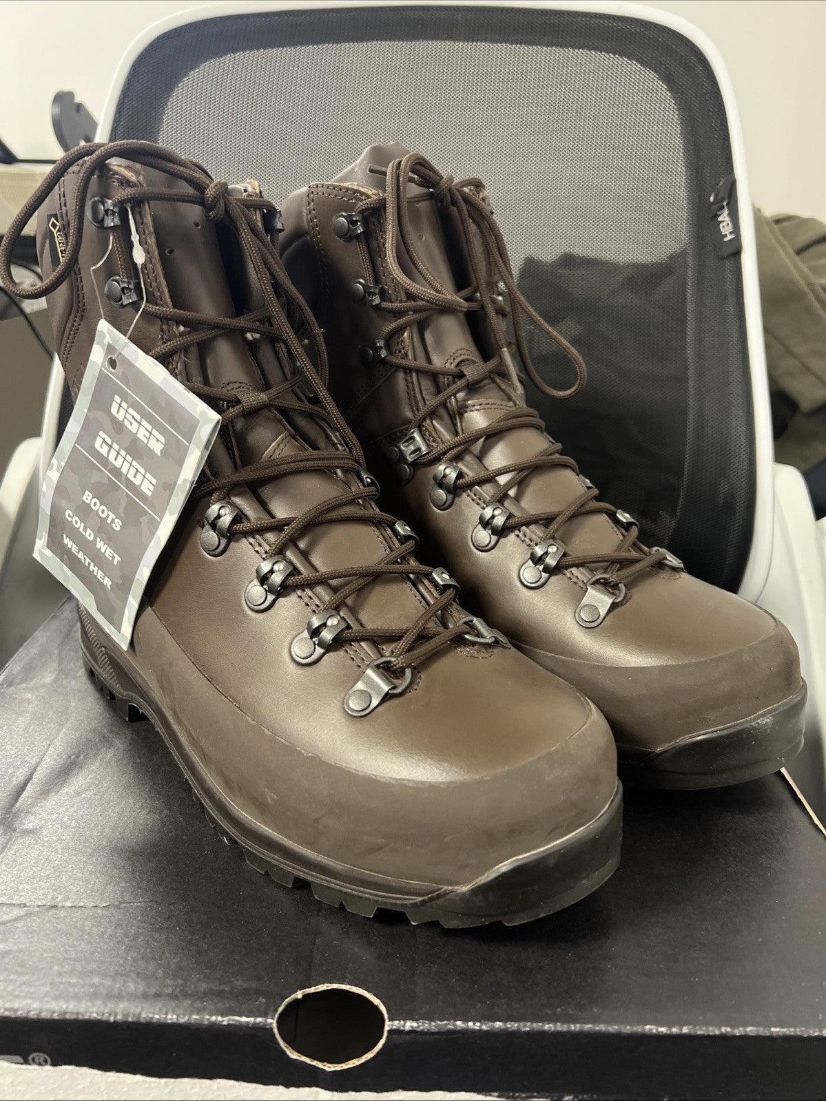 Bottes de combat pour hommes ITURRI par temps froid et humide de l'armée britannique, taille UK10M - Canada Bottes de combat pour hommes ITURRI par temps froid et humide de l'armée britannique, taille UK10M - Canada