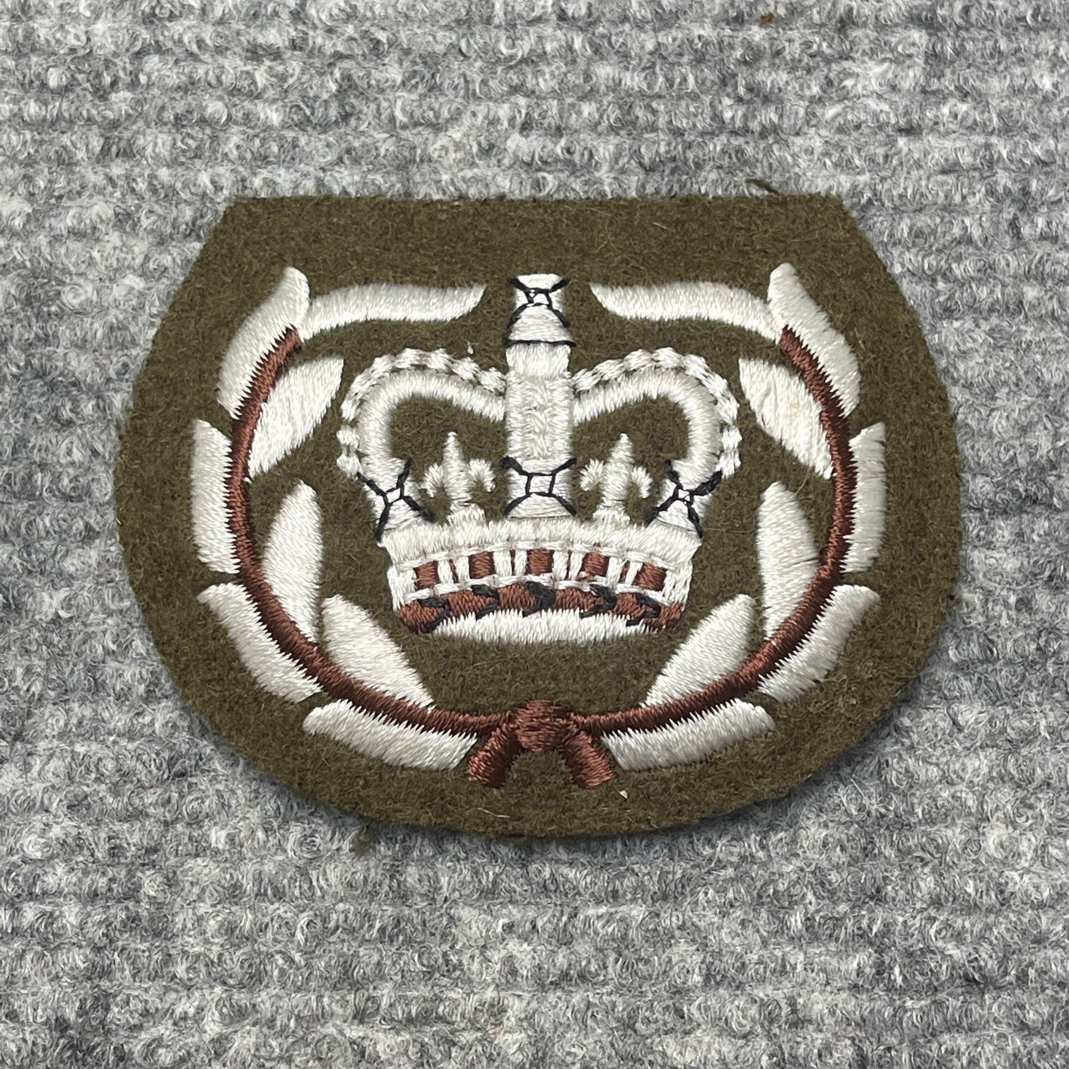 NEW BRITISH ARMY ISSUE NO.2 KHAKI DRESS WARRANT OFFICER CLASS 2 WO2 RANK PATCH