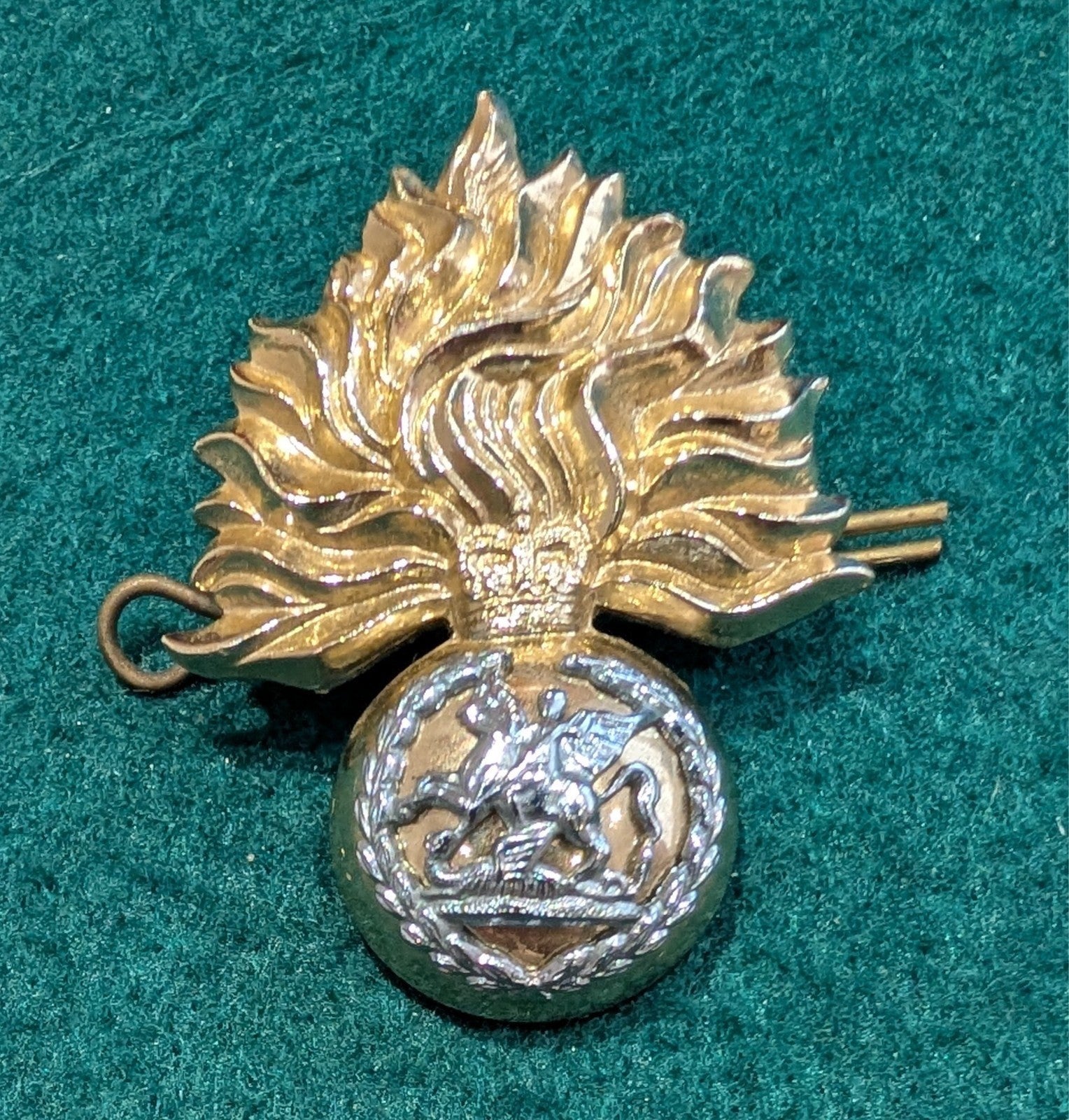Royal Regiment of Fusiliers  Cap Badge NEW