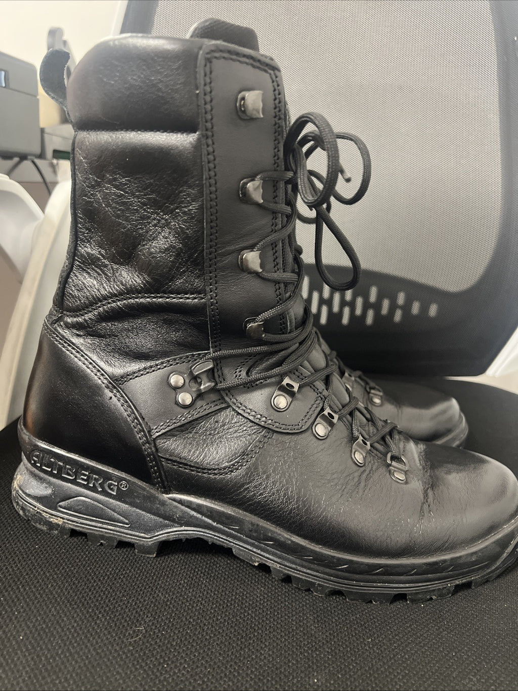 Altberg Sneeker Aqua Military Combat Boot - Black