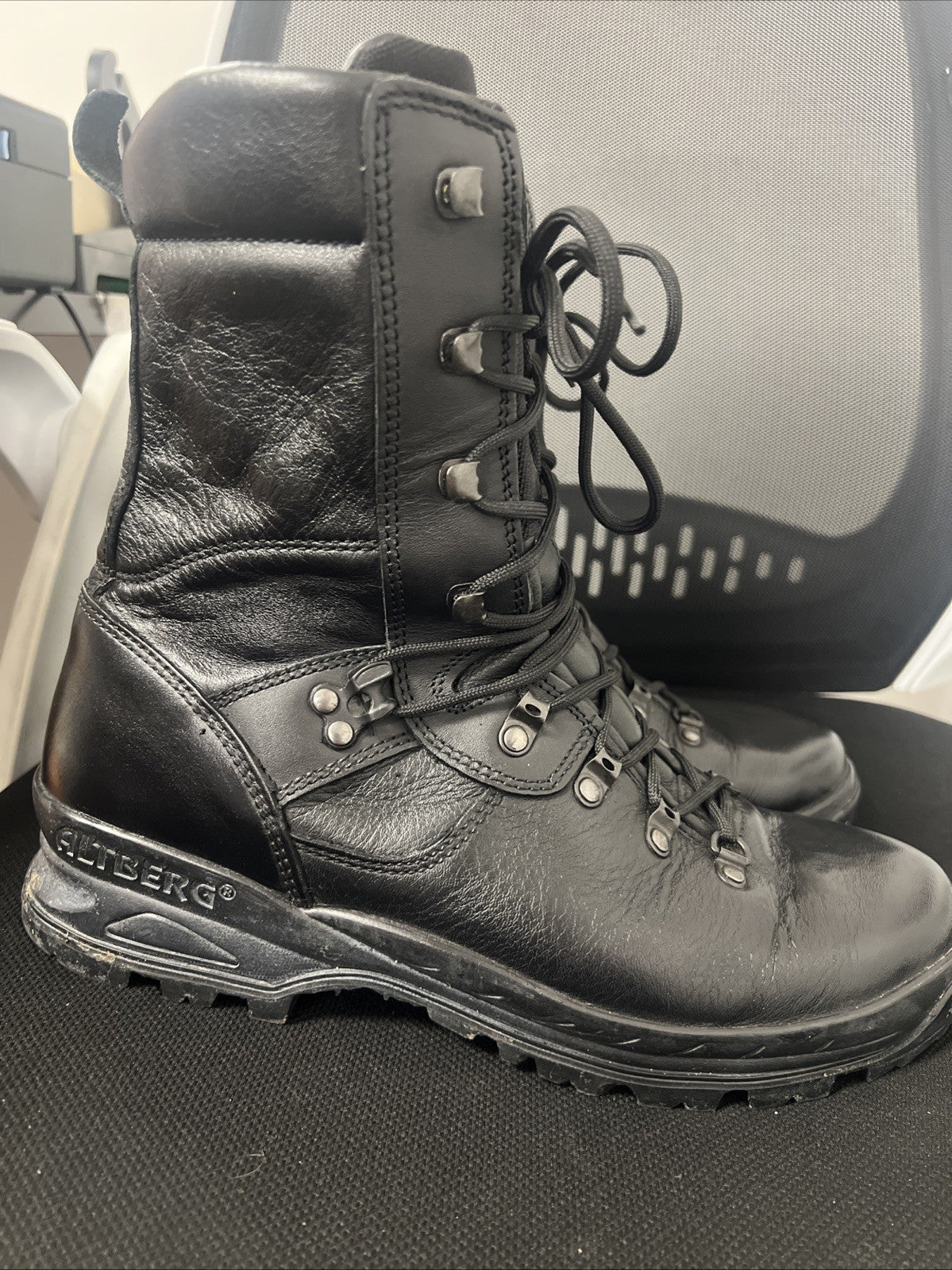 Altberg Sneeker Aqua Military Combat Boot - Black
