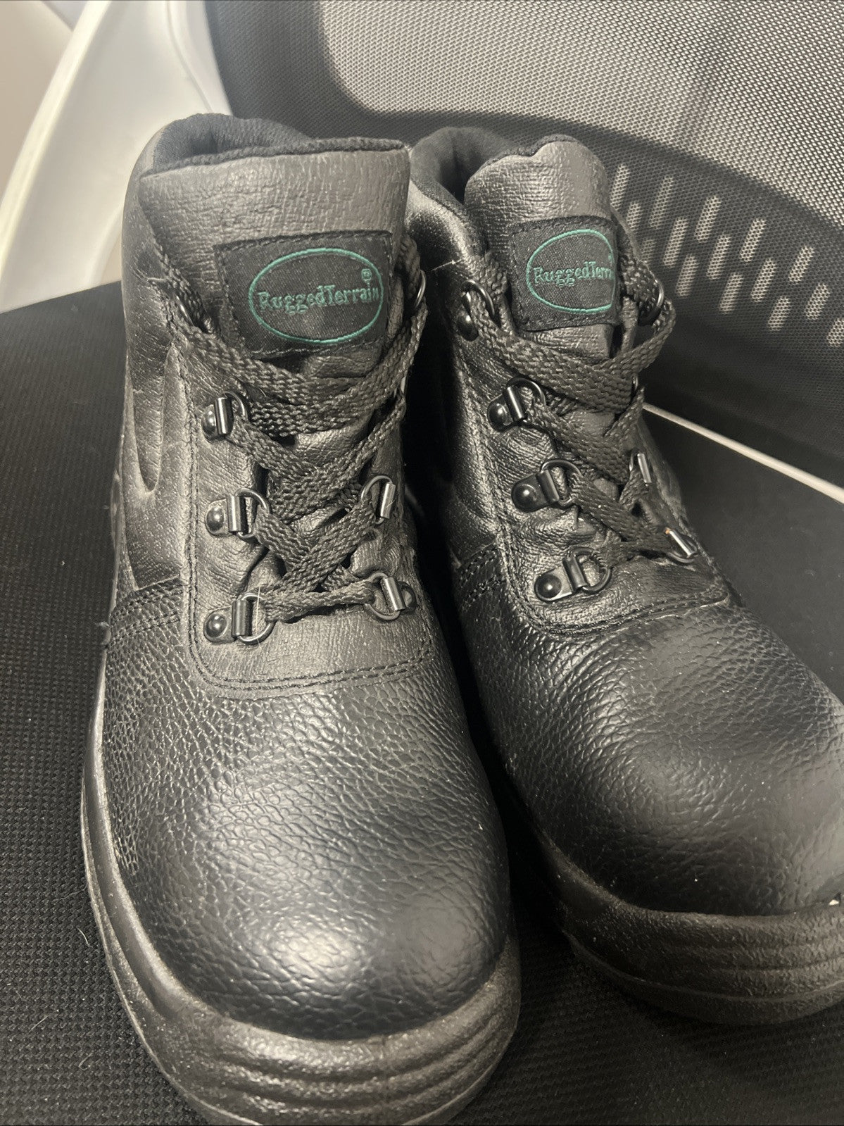 Rugged Terrain Size 7 Leather Safety Boot Steel Toe Cap RT514B