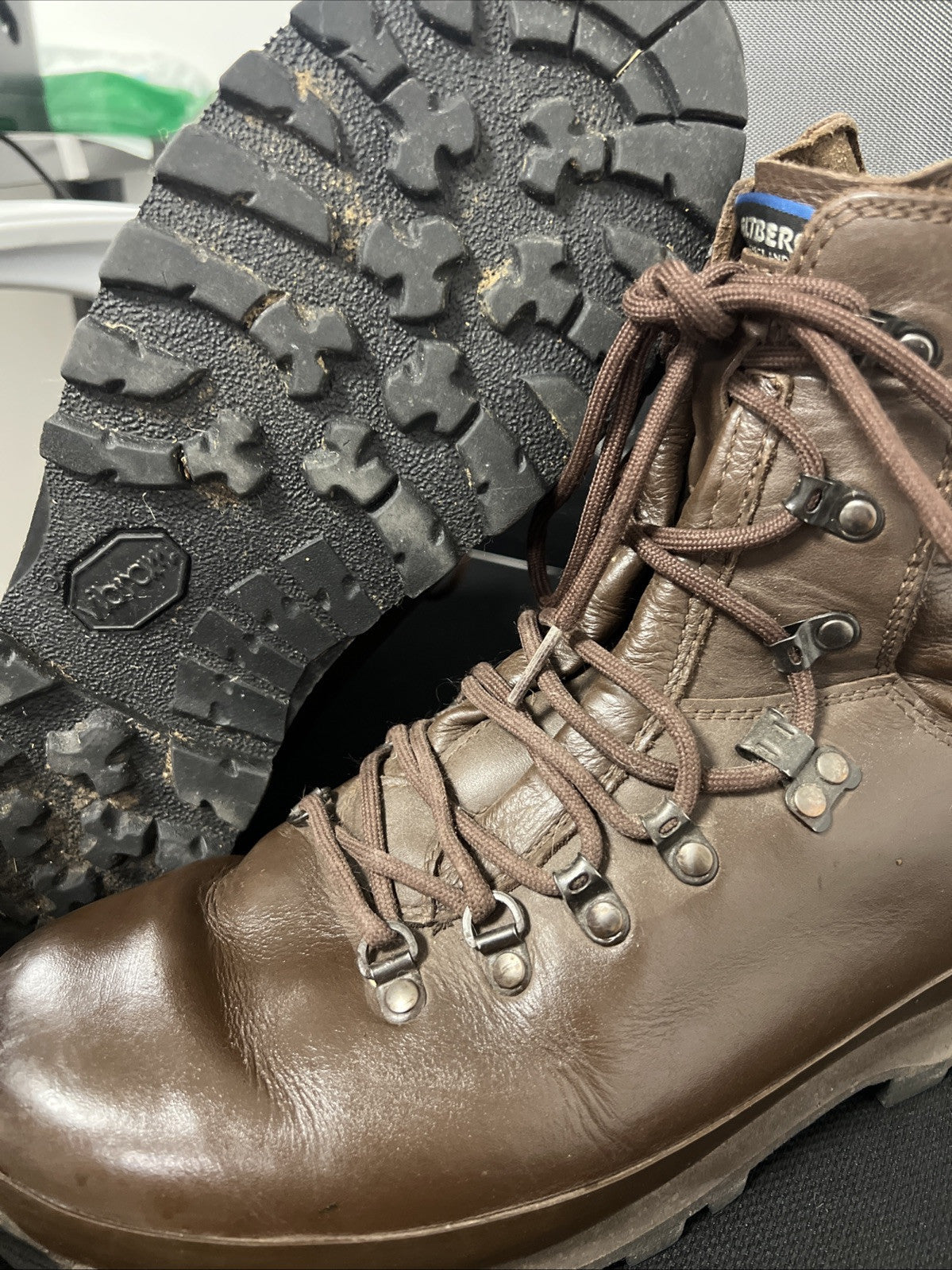 British Army Altberg Defender Boots - Brown - Size UK 11M - Mint Condition