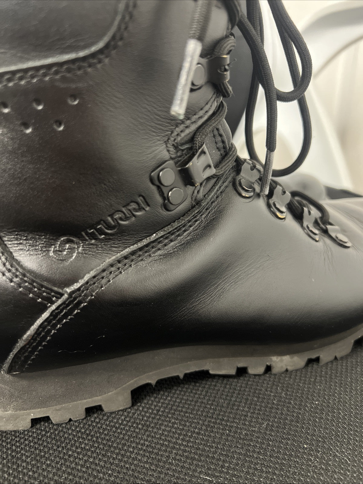 ITURRI WOMENS PATROL BOOTS SIZE 6M  BRITISH ARMY ISSUE