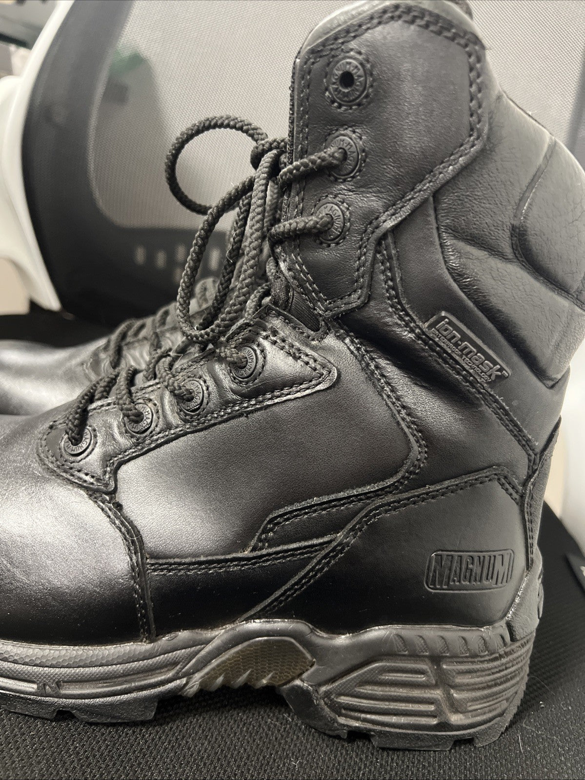 Magnum Stealth Force 8.0 - Safety Boots Footwear - UK size 5