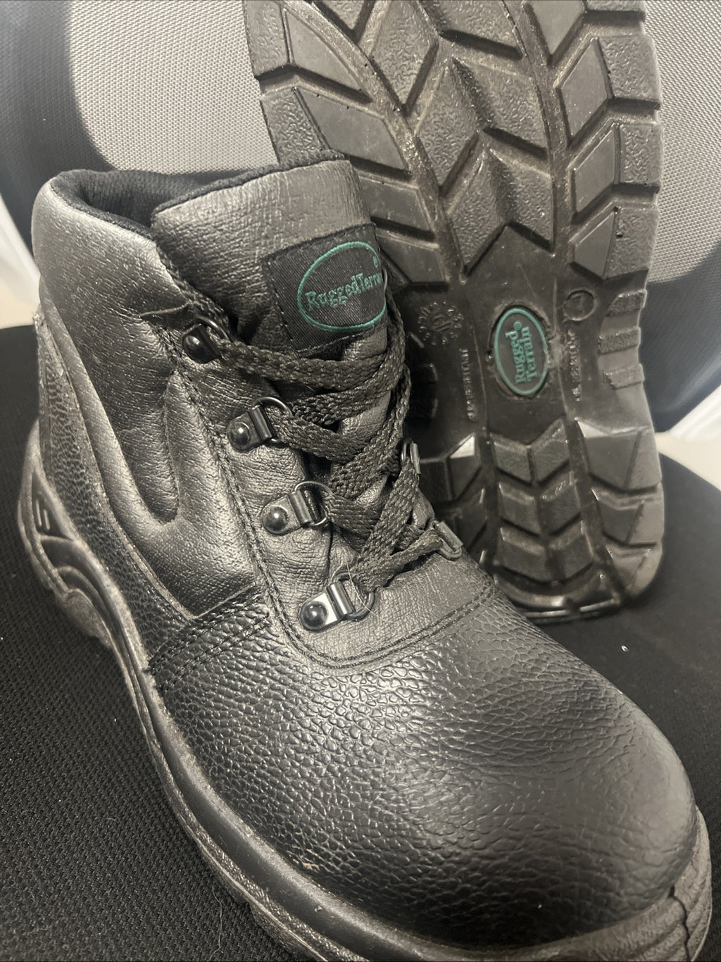 Rugged Terrain Size 7 Leather Safety Boot Steel Toe Cap RT514B