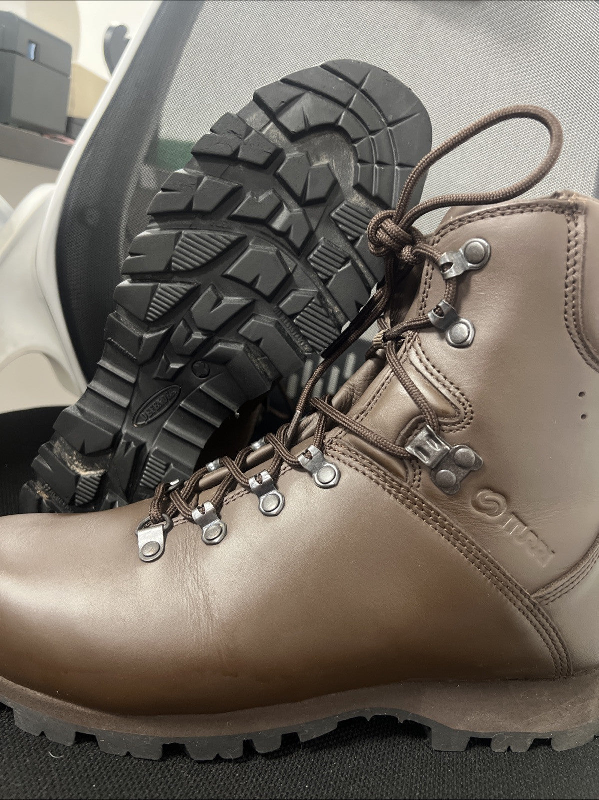 MENS  ITURRI PATROL BOOTS - 9 Medium , Brown Leather Combat, British Army Issue