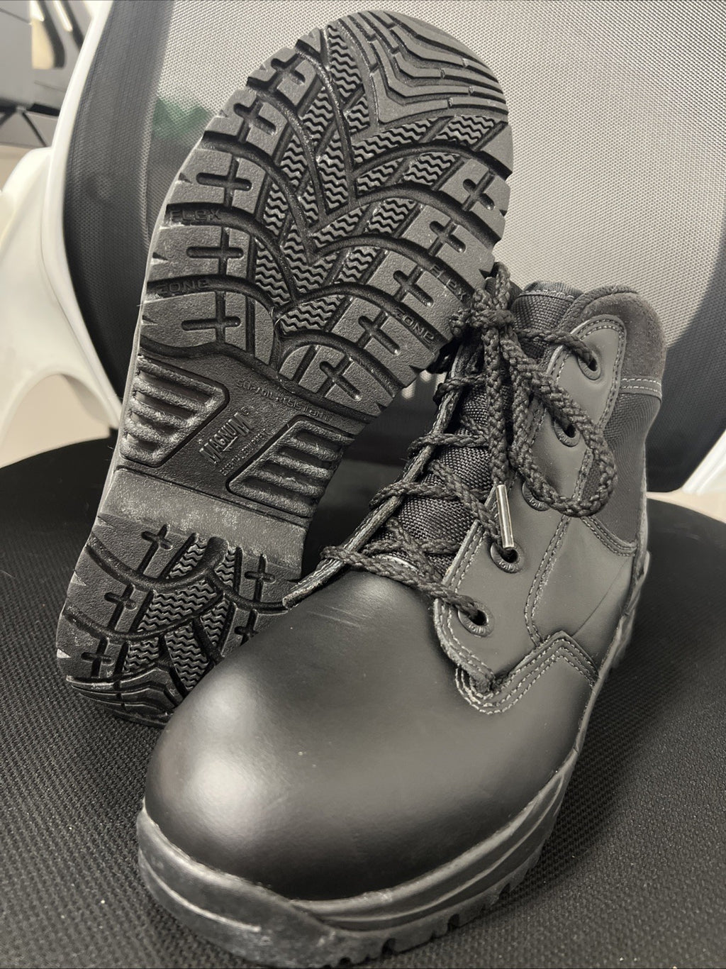 Magnum Midnite Plus 2 Work Boots Size 4 UK