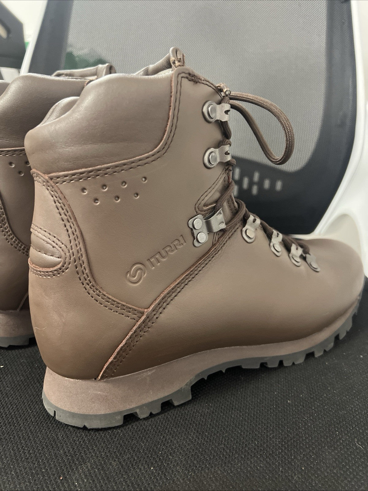 Iturri British Army Patrol Boots UK 7M  Leather Brown